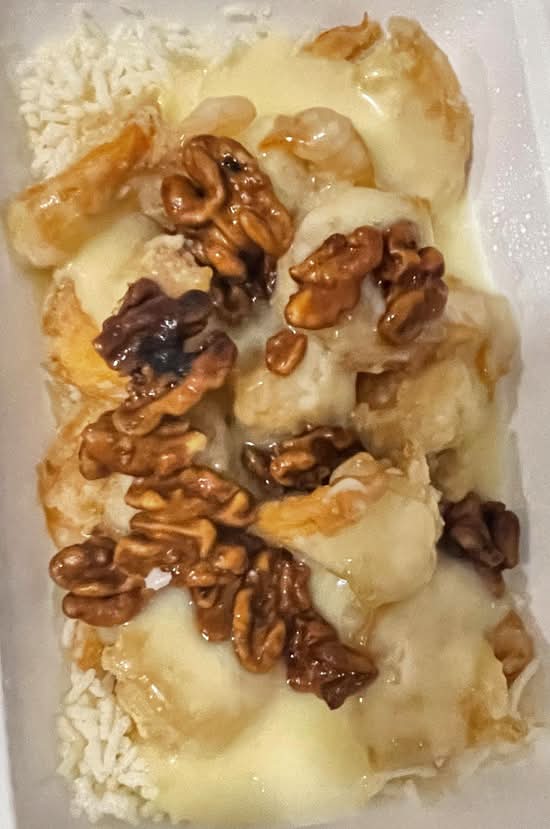 Jumbo Shrimp with Honey Walnut 玉液核桃虾